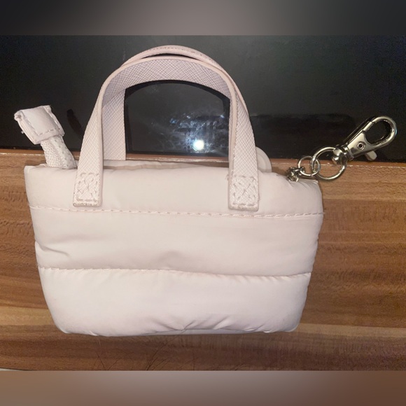 Rare Beauty Mini Puffer Keychain - Picture 3 of 6